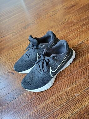 Nike React Infinity Run Womens Sz 6.5 Black Activewear, Casual Running
